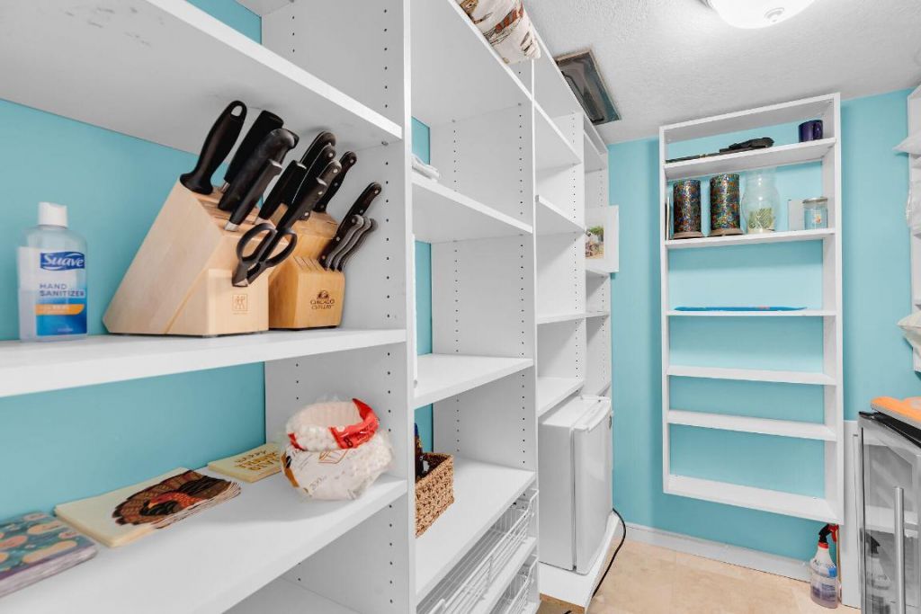 1133 W Ocean Dr Drive, Unit 17, Key Colony Beach, FL 33051 Photo