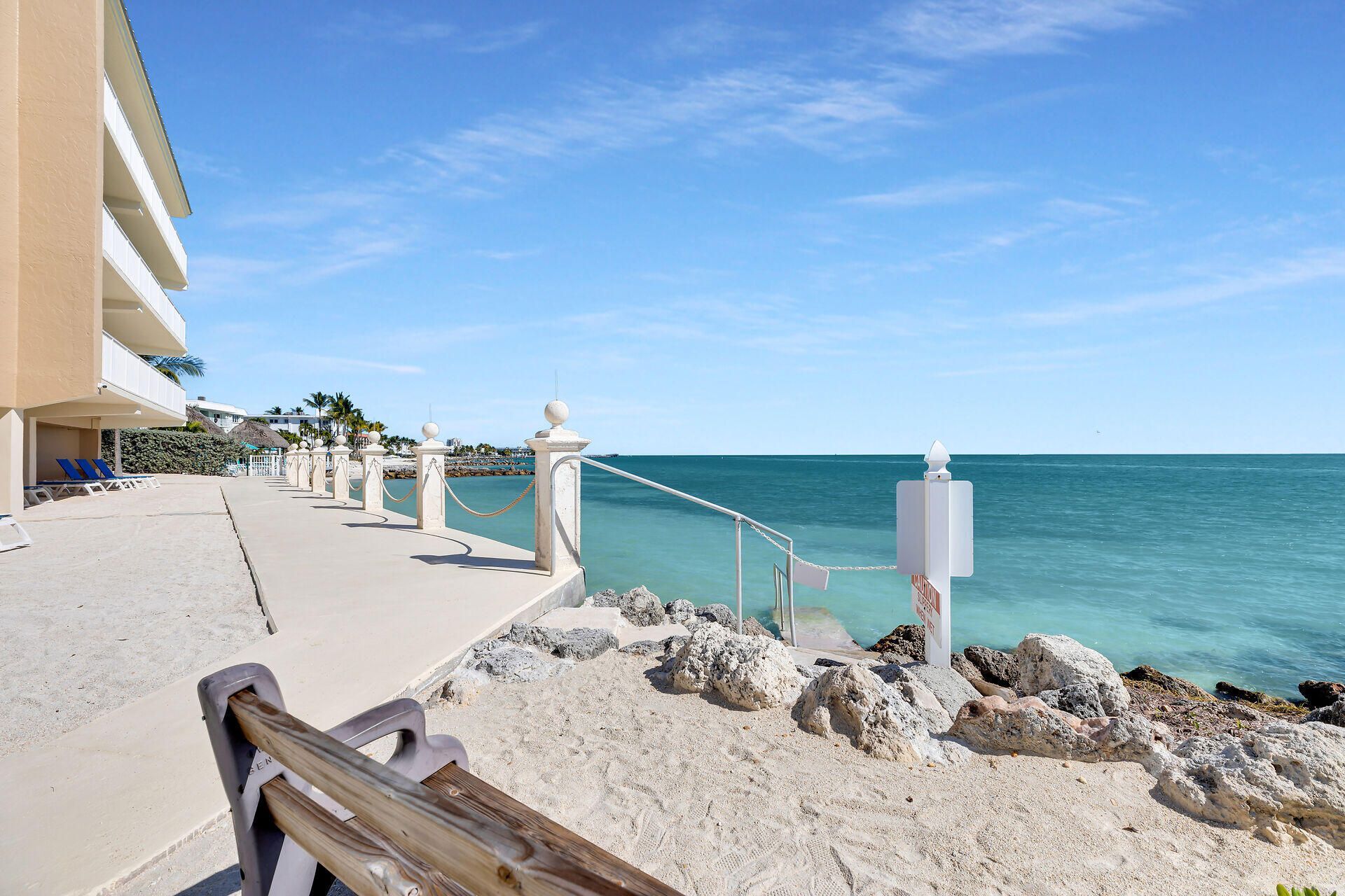 1133 W Ocean Drive, Unit 17, Key Colony Beach, FL 33050 Photo