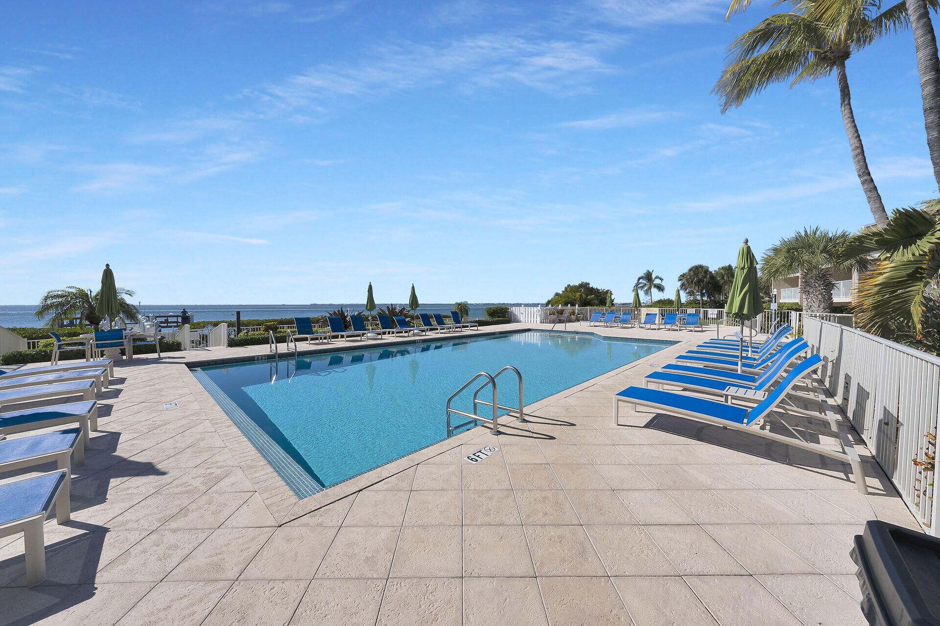 1133 W Ocean Drive, Unit 17, Key Colony Beach, FL 33050 Photo