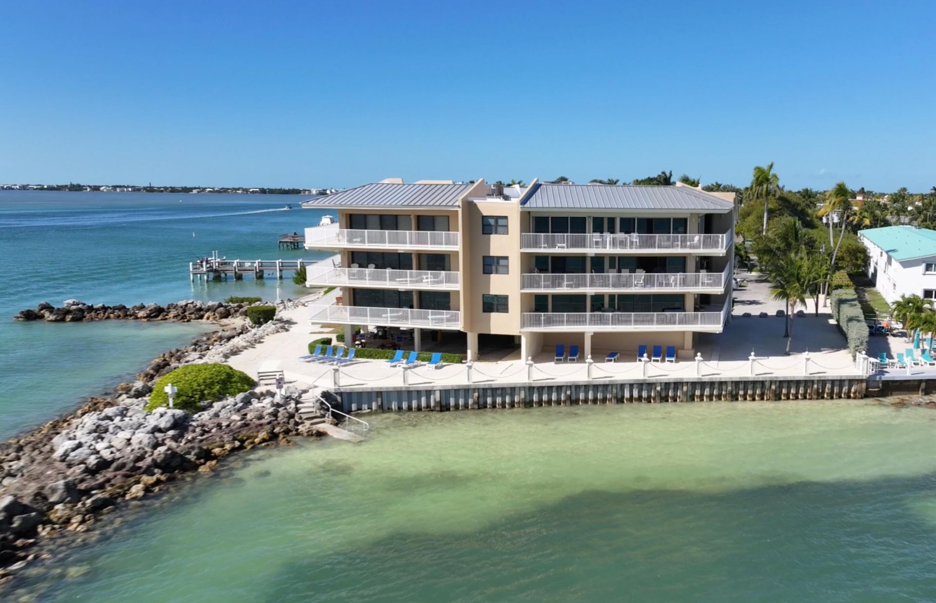 1133 W Ocean Drive, Unit 17, Key Colony Beach, FL 33050 Photo
