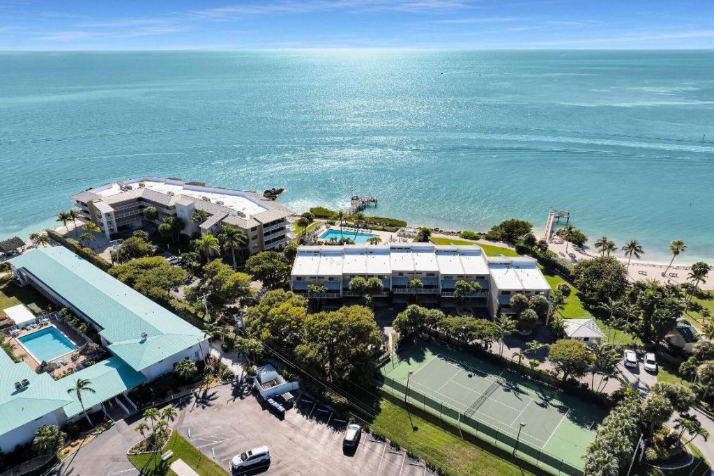 1133 W Ocean Drive, Unit 17, Key Colony Beach, FL 33050 Photo