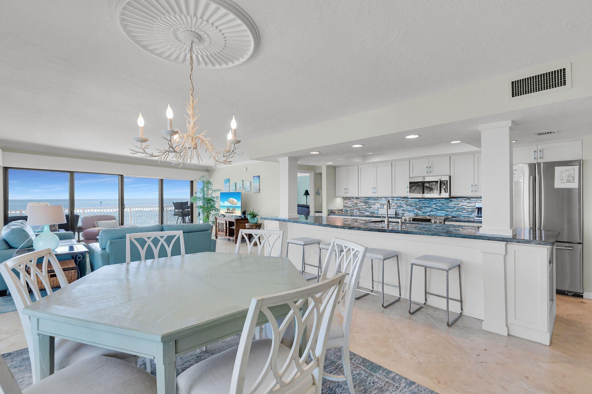 1133 W Ocean Drive, Unit 17, Key Colony Beach, FL 33050 Photo