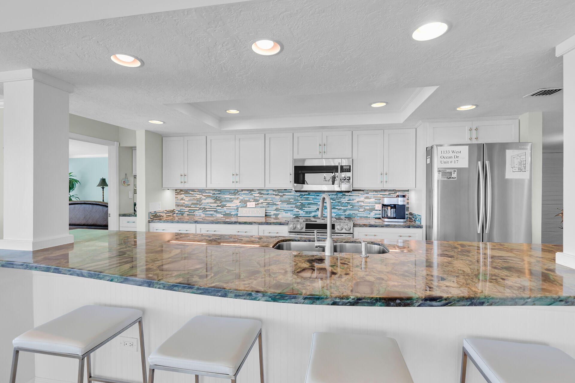 1133 W Ocean Drive, Unit 17, Key Colony Beach, FL 33050 Photo