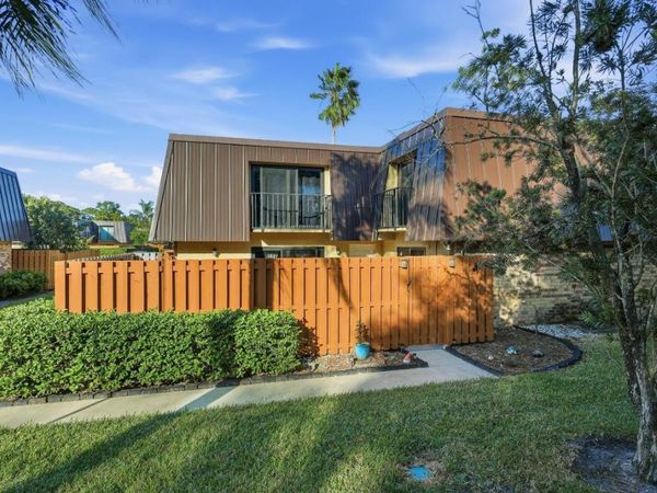 5804 SE Windsong Lane, Unit 220, Stuart, FL 34997