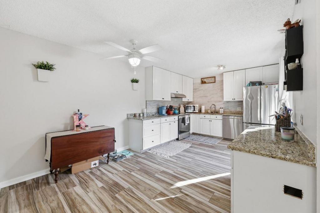 5804 SE Windsong Lane, Unit 220, Stuart, FL 34997 Photo