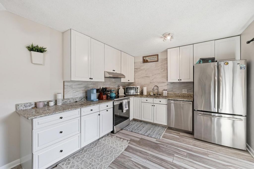 5804 SE Windsong Lane, Unit 220, Stuart, FL 34997 Photo