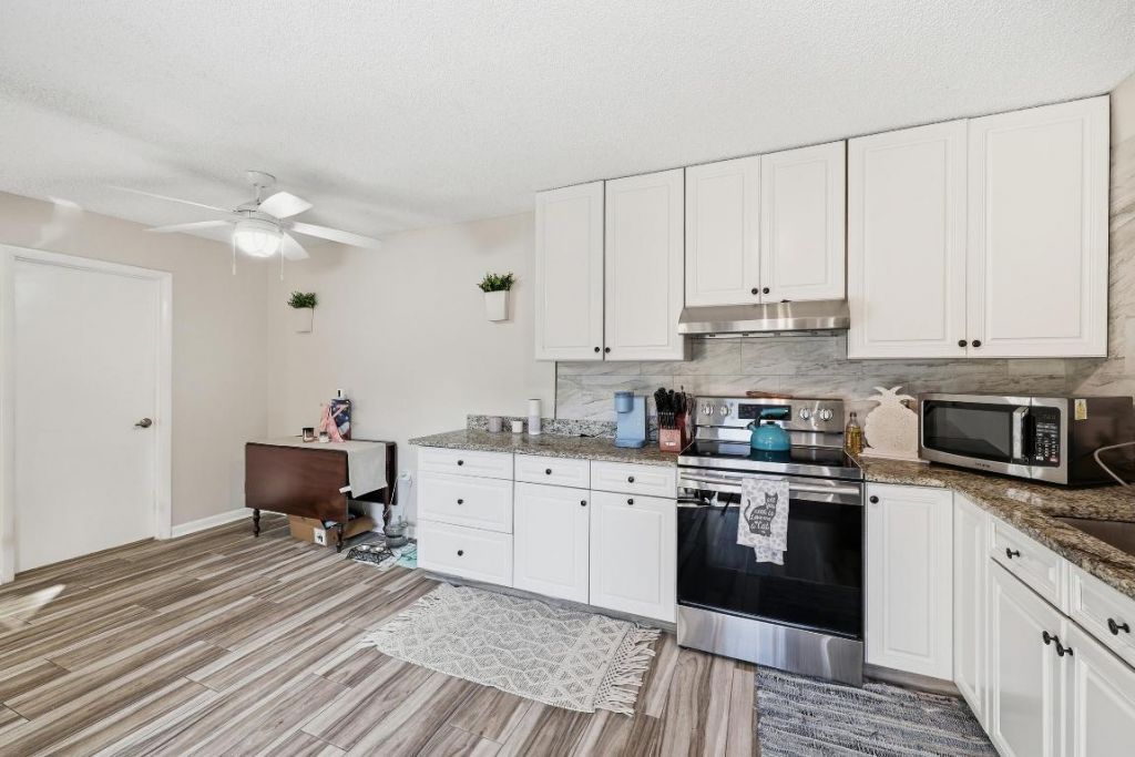 5804 SE Windsong Lane, Unit 220, Stuart, FL 34997 Photo