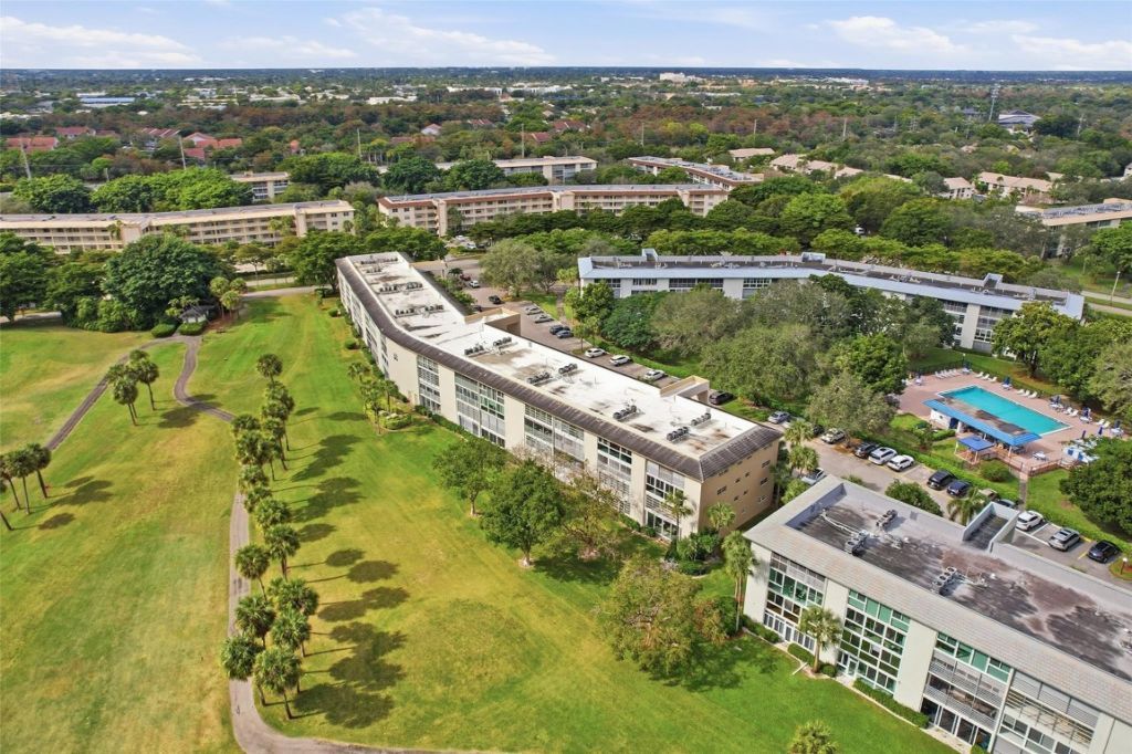 3003 Portofino Isle, Unit B2, Coconut Creek, FL 33066 Photo