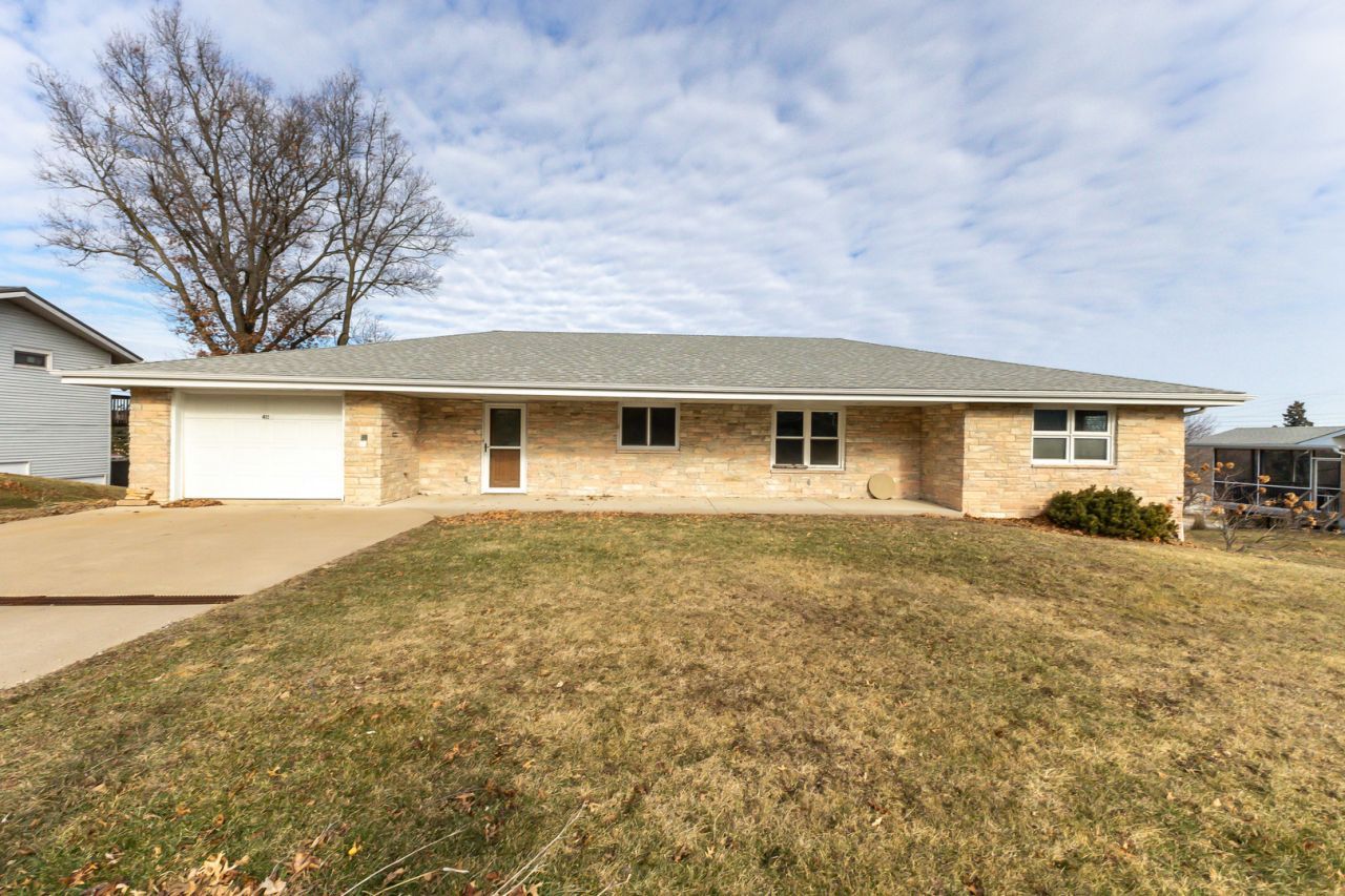 415 W Columbia Avenue, Stockton, IL 61085 Main Photo