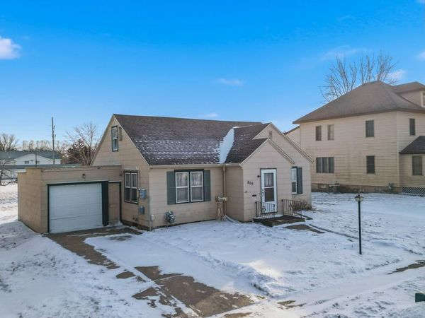 809 3rd Street SW, Waseca, MN 56093