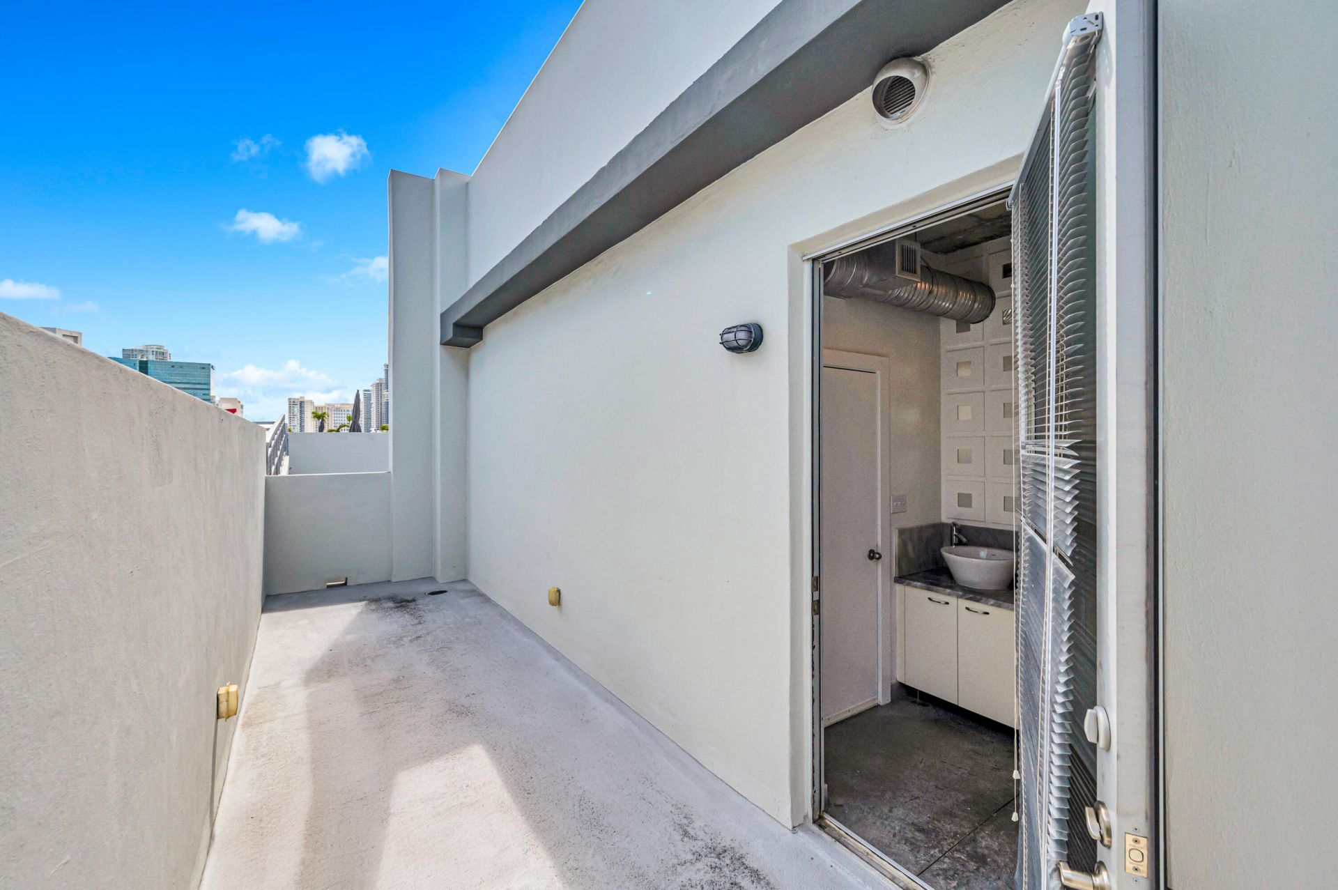 445 N Andrews Avenue, Unit 403, Fort Lauderdale, FL 33301 Photo