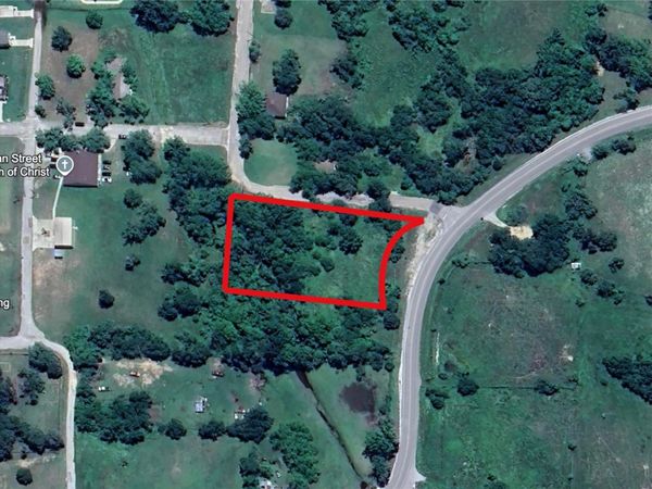 206 W Roberts Ave, Rockdale, TX 76567