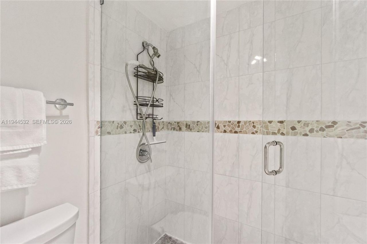 100 Lincoln Rd , Unit 501, Miami Beach, FL 33139 Photo