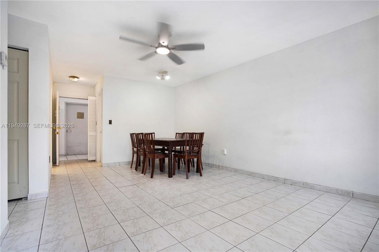 7925 Carlyle Ave, Unit 202, Miami Beach, FL 33141 Photo