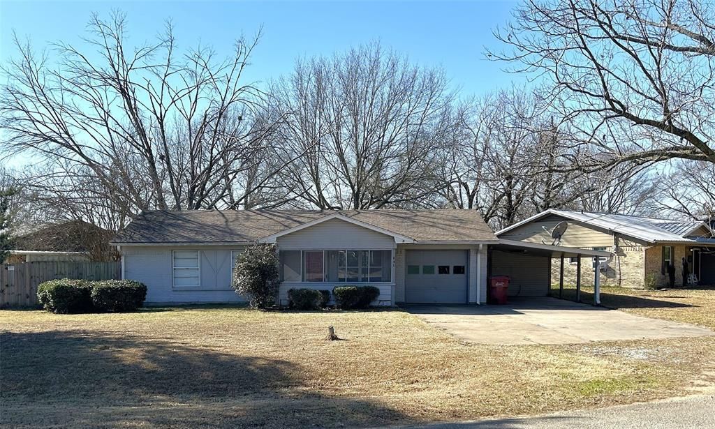 645 N Center Street, Blossom, TX 75416 Main Photo