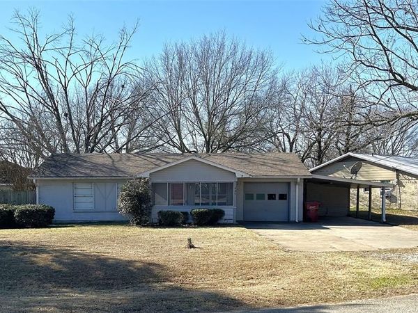 645 N Center Street, Blossom, TX 75416
