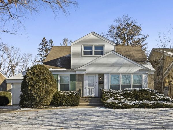 1021 Cedar Lane, Northbrook, IL 60062