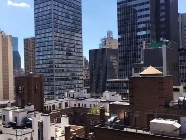 145 E 48th Street, Unit 22C, New York (Manhattan), NY 10017