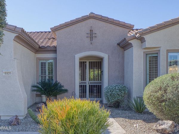 16935 W DESERT BLOSSOM Way, Surprise, AZ 85387