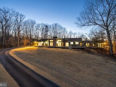 20 CESSNA LANE, FREDERICKSBURG, VA 22405