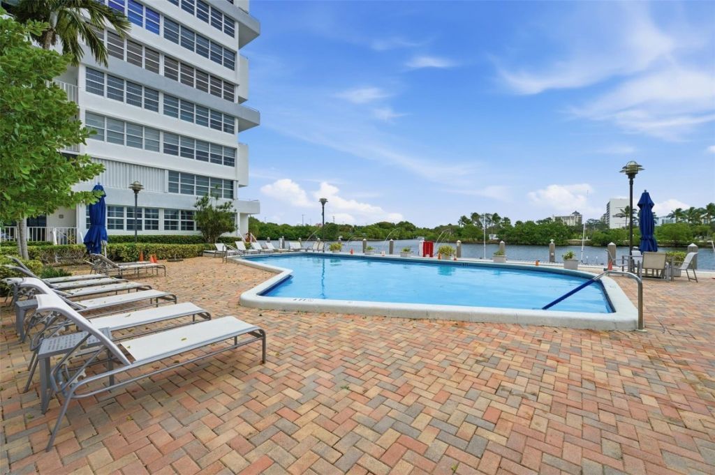 1170 N Federal Highway, Unit 904, Fort Lauderdale, FL 33304 Photo
