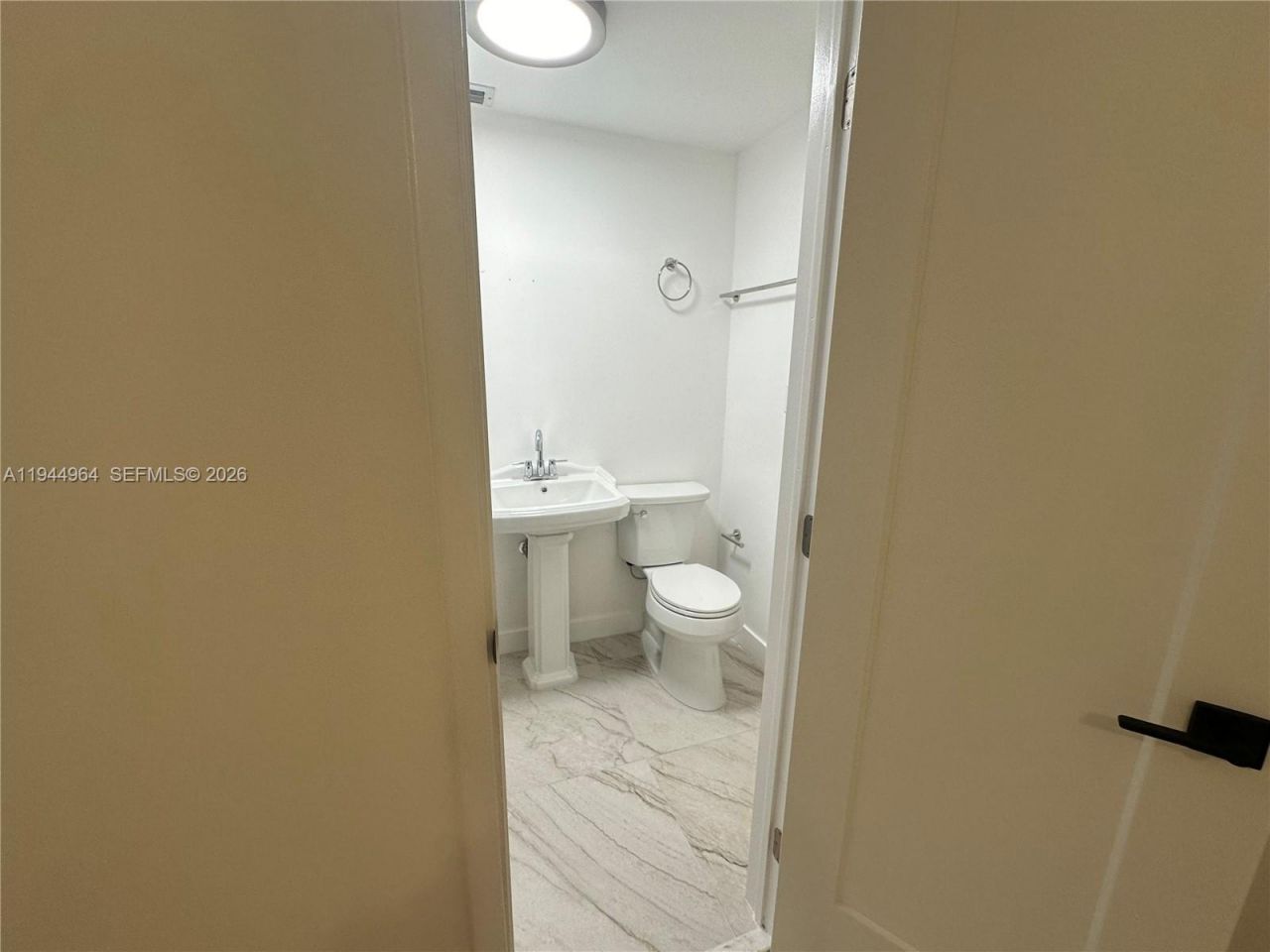 5866 SW 60th St, Miami, FL 33143 Photo