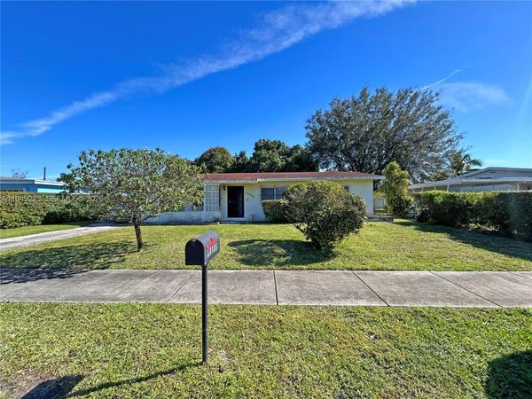13025 NW 21st Ave, Miami, FL 33167