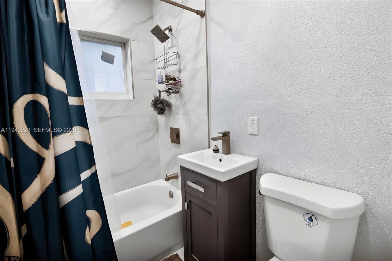 13025 NW 21st Ave, Miami, FL 33167 Photo