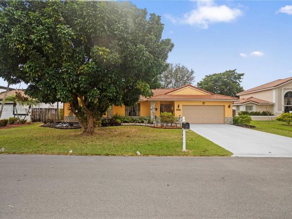 15824 Cotswold Ct , Davie, FL 33331