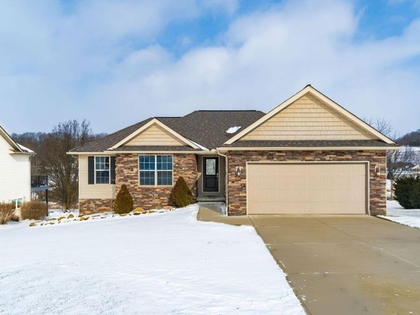 992 Country Club Drive, Howard, OH 43028