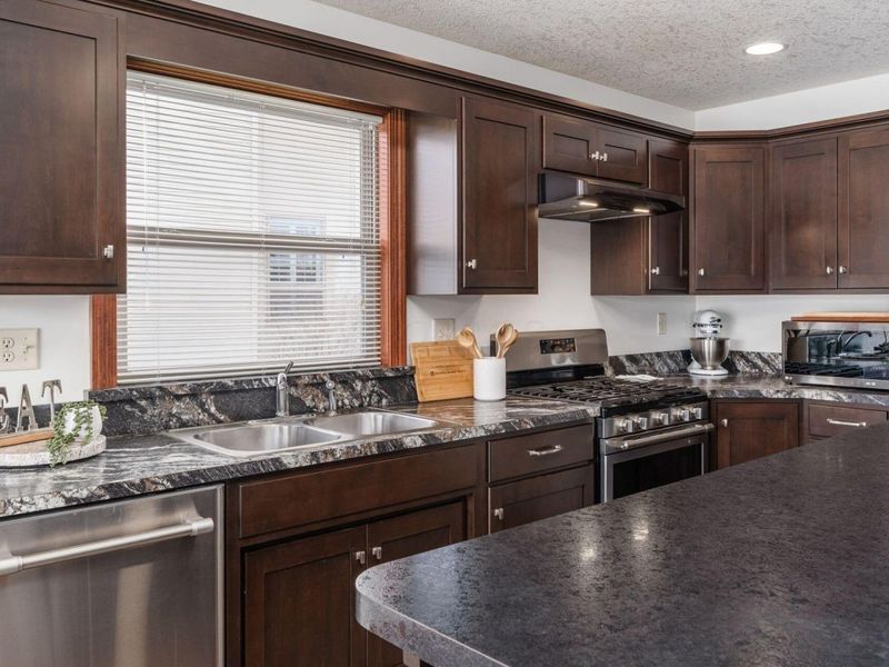 992 Country Club Drive, Howard, OH 43028 Photo 11