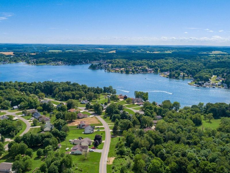 992 Country Club Drive, Howard, OH 43028 Photo 2