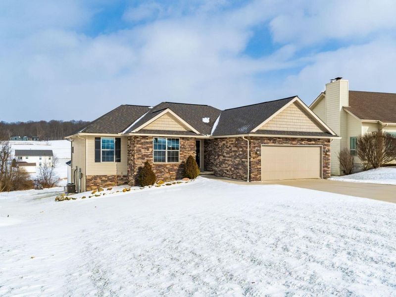 992 Country Club Drive, Howard, OH 43028 Photo 3