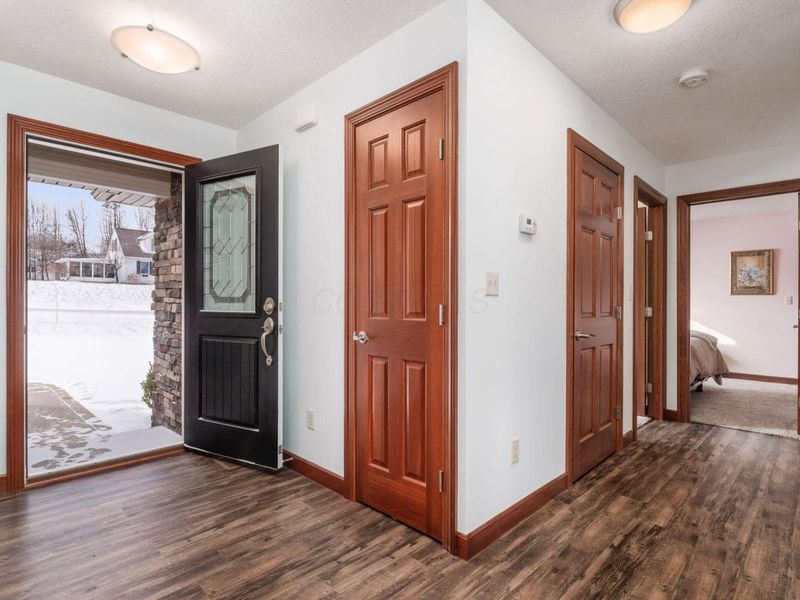 992 Country Club Drive, Howard, OH 43028 Photo 5