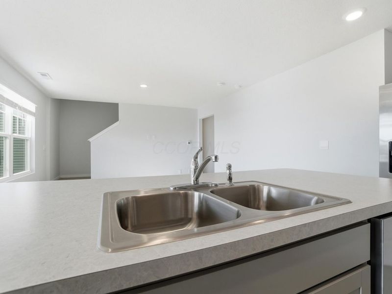 5923 Pitch Pine Drive, Canal Winchester, OH 43110 Photo 12