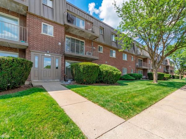 586 FAIRWAY VIEW Drive, Unit 2C, Wheeling, IL 60090