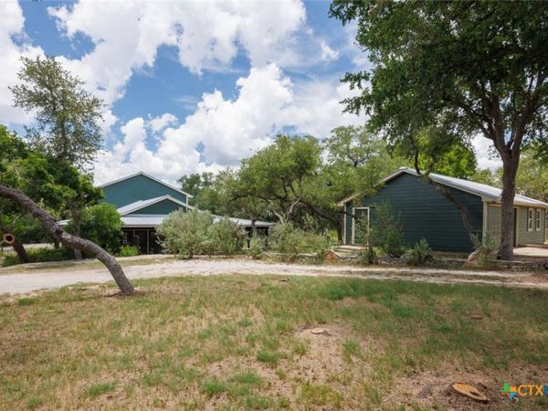 1100 Chapparal Drive , Wimberley, TX 78676