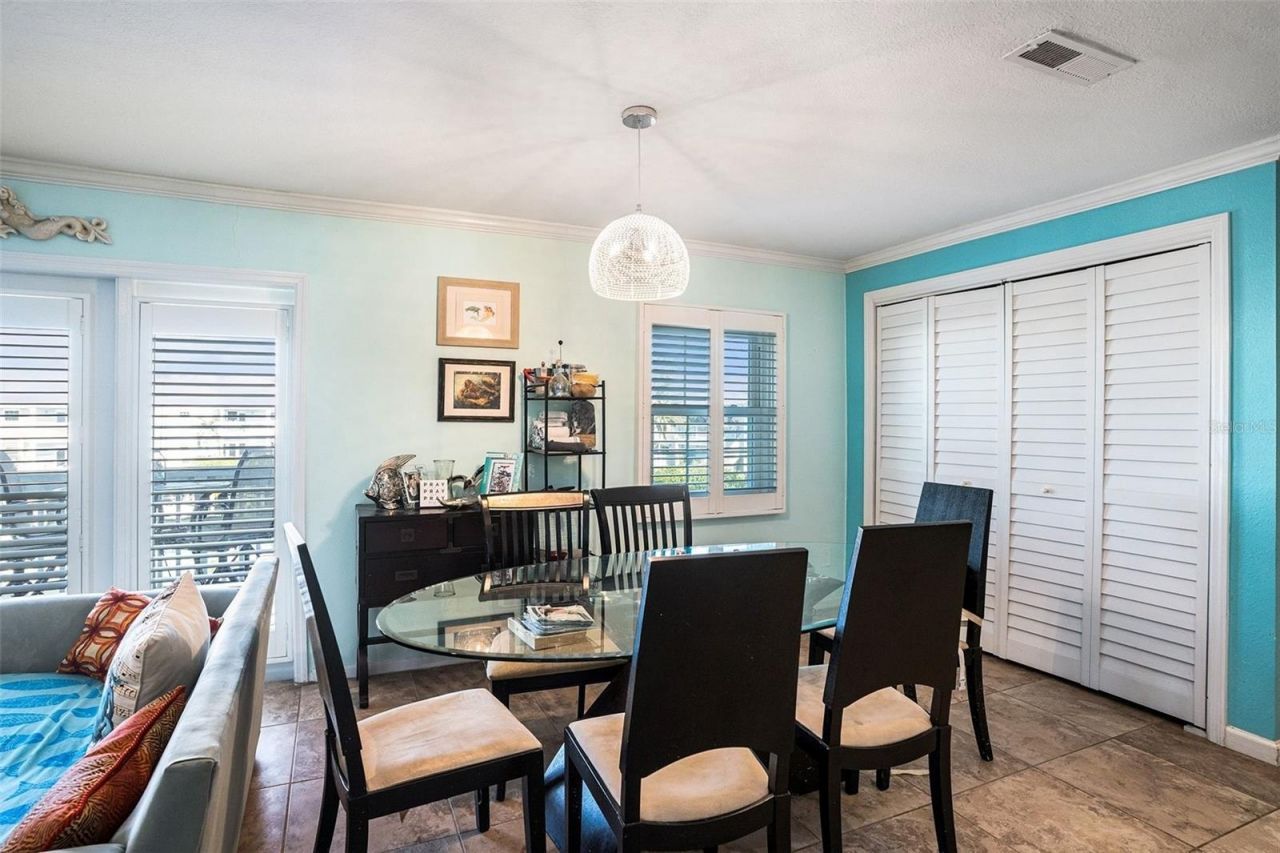 5176 Salmon Drive Se, Unit D, Saint Petersburg, FL 33705 Photo