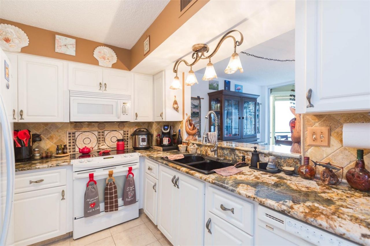 5633 Puerta Del Sol Boulevard S, Unit 208, Saint Petersburg, FL 33715 Photo