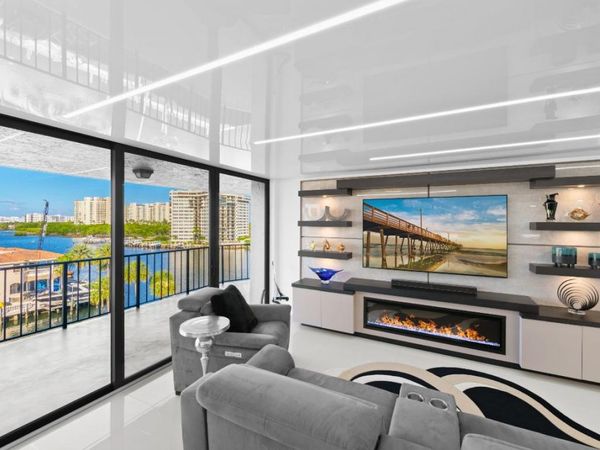 899 Jeffery Street, Unit 612, Boca Raton, FL 33487