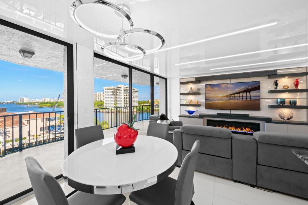 899 Jeffery Street, Unit 612, Boca Raton, FL 33487 Photo