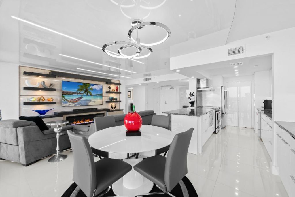 899 Jeffery Street, Unit 612, Boca Raton, FL 33487 Photo