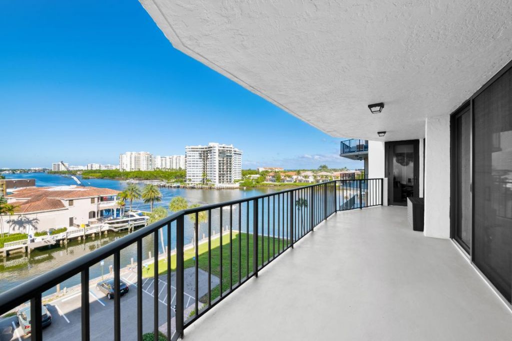 899 Jeffery Street, Unit 612, Boca Raton, FL 33487 Photo