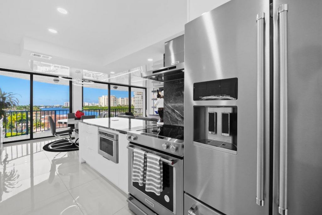 899 Jeffery Street, Unit 612, Boca Raton, FL 33487 Photo