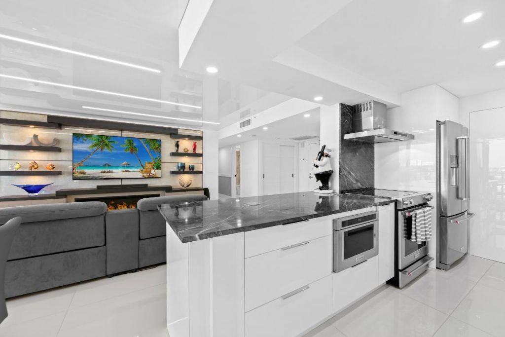 899 Jeffery Street, Unit 612, Boca Raton, FL 33487 Photo