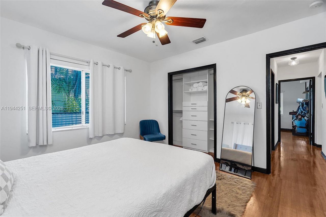 660 NE 121st St , Biscayne Park, FL 33161 Photo