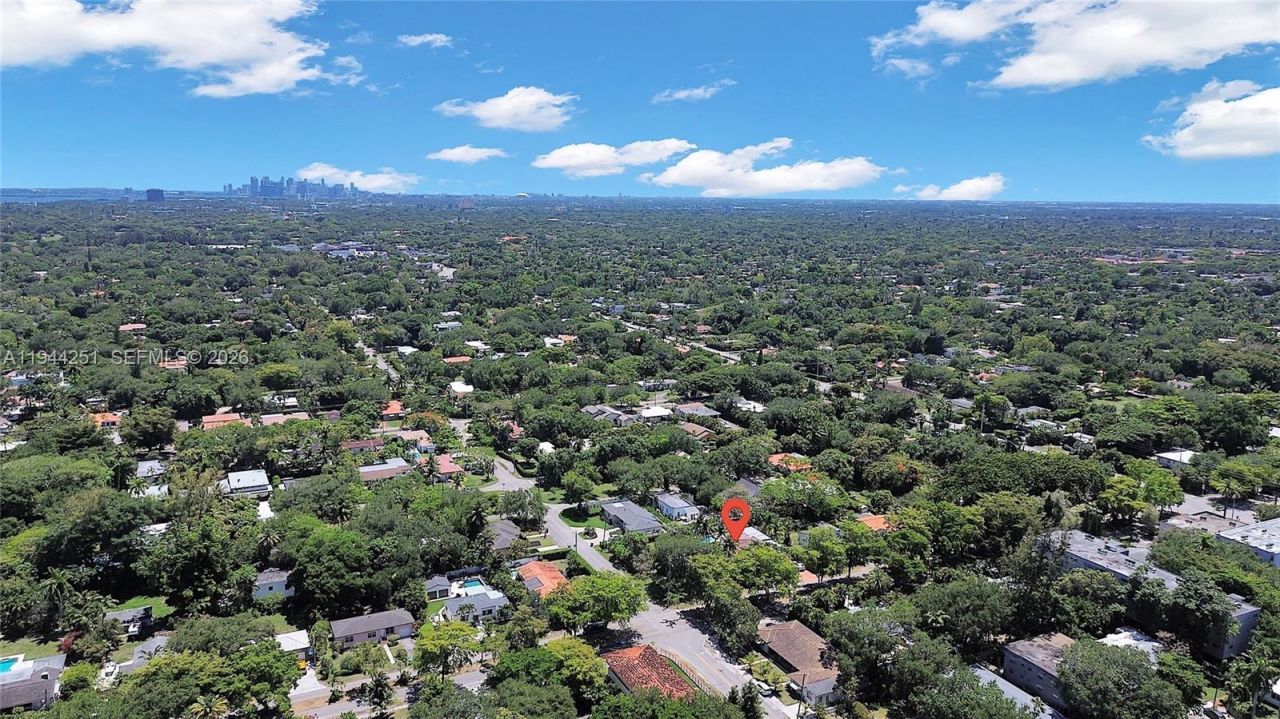 660 NE 121st St , Biscayne Park, FL 33161 Photo