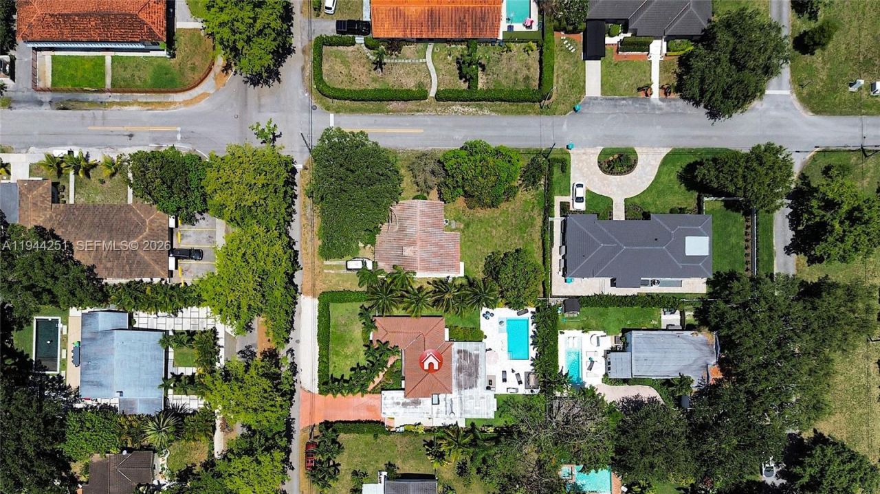 660 NE 121st St , Biscayne Park, FL 33161 Photo