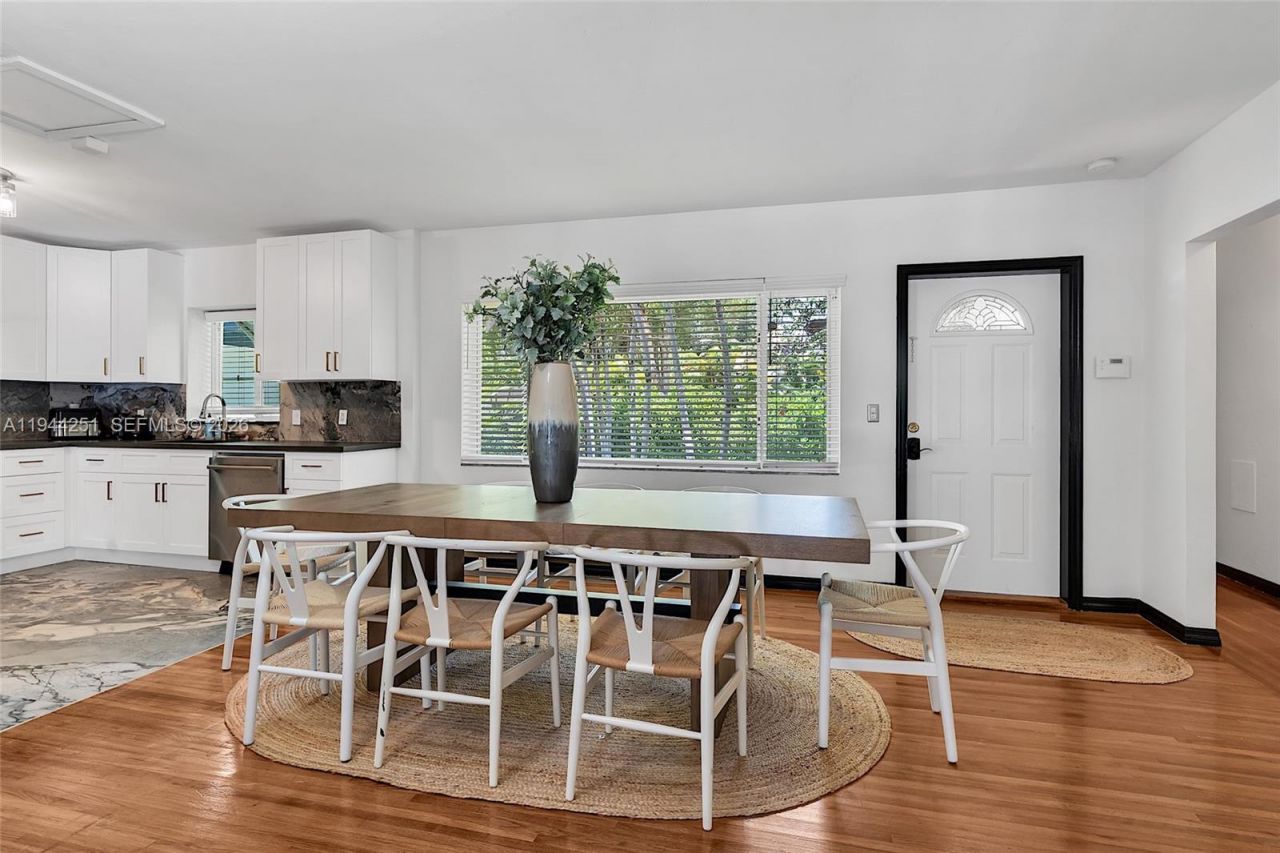 660 NE 121st St , Biscayne Park, FL 33161 Photo