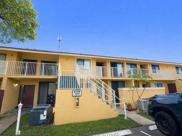 500 NW 214th St, Unit 103, Miami Gardens, FL 33169